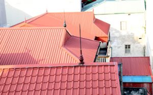 thi-cong-sua-chua-mai-ngoi-546